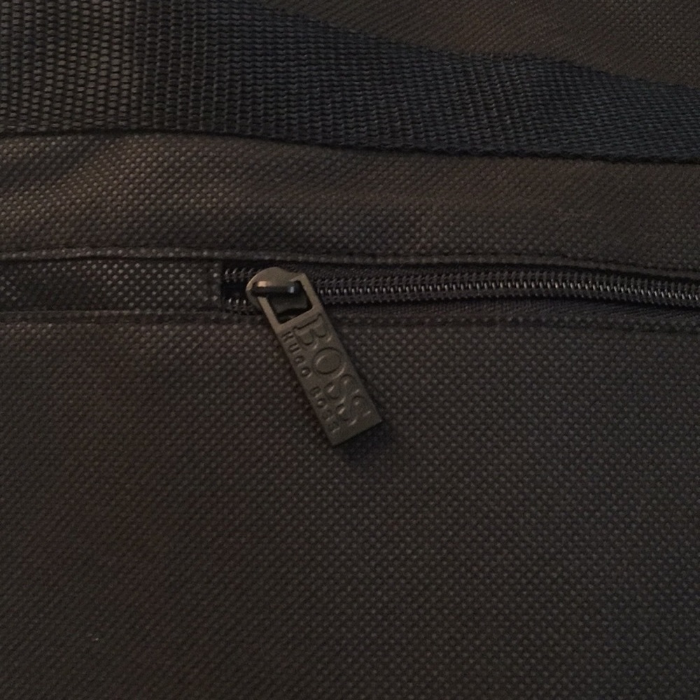 2 NEW HUGO BOSS GARMENT BAGS - FINAL PRICE - Picture 7 of 9